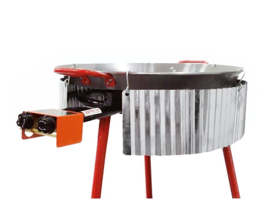 Corrugated stainless steel wind shield suitable for pans up to 90cm diameter
